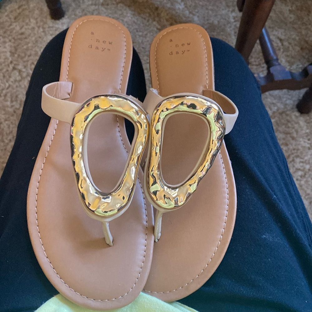 A New Day ladies sandals size 8.5 new without tags